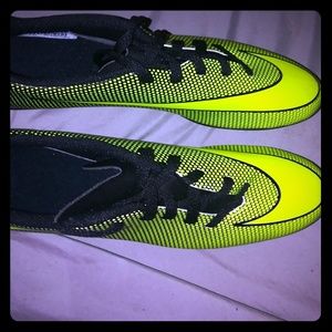 higliter yellow  kleets